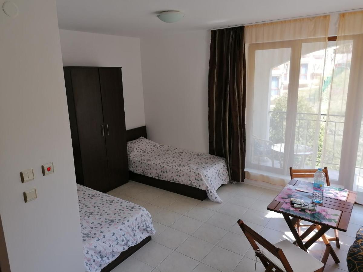 Triumph Holiday Village Sveti Vlas Exteriör bild