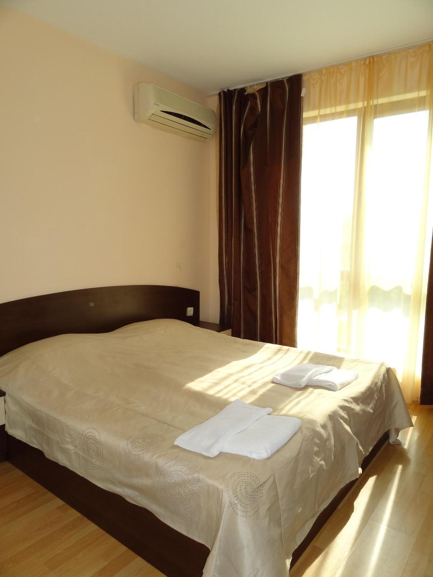 Triumph Holiday Village Sveti Vlas Rum bild