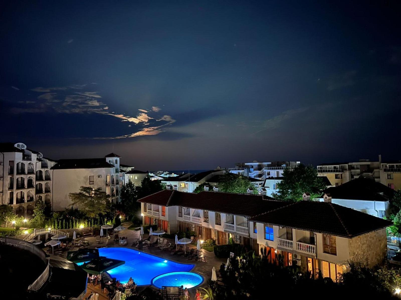 Triumph Holiday Village Sveti Vlas Exteriör bild