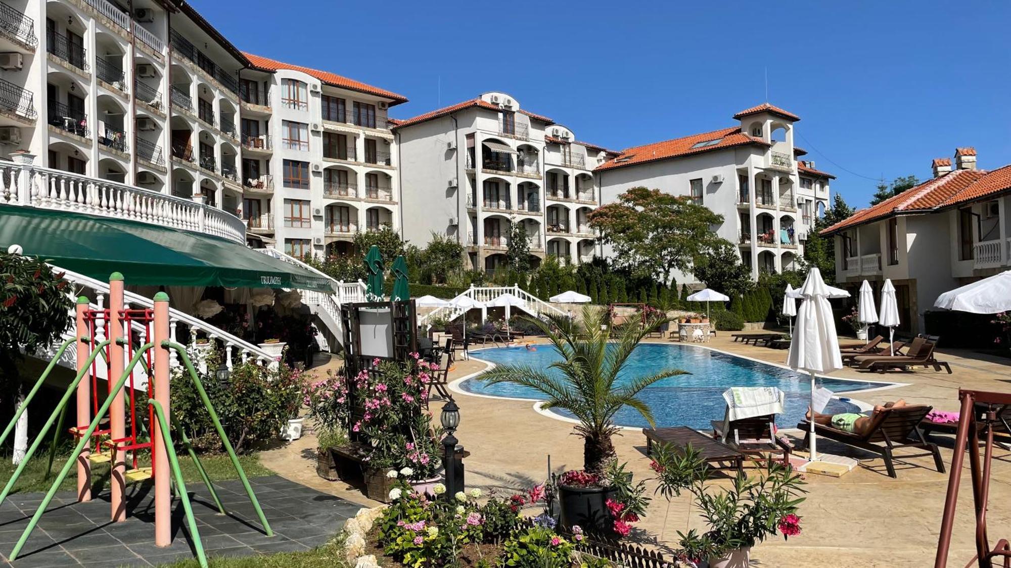 Triumph Holiday Village Sveti Vlas Exteriör bild