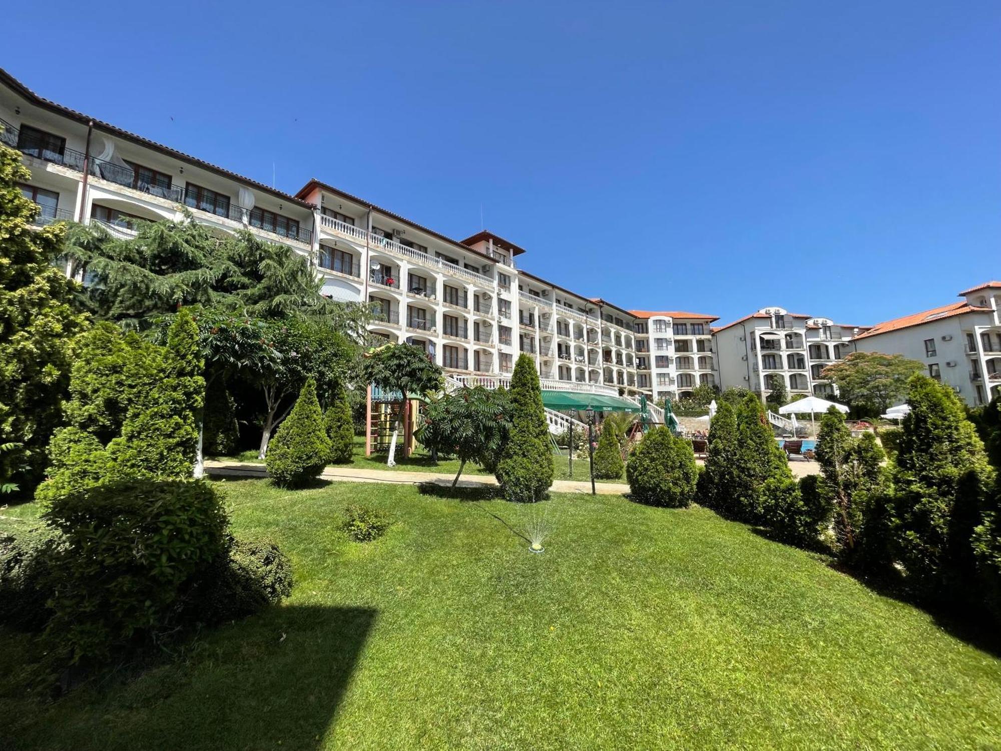 Triumph Holiday Village Sveti Vlas Exteriör bild
