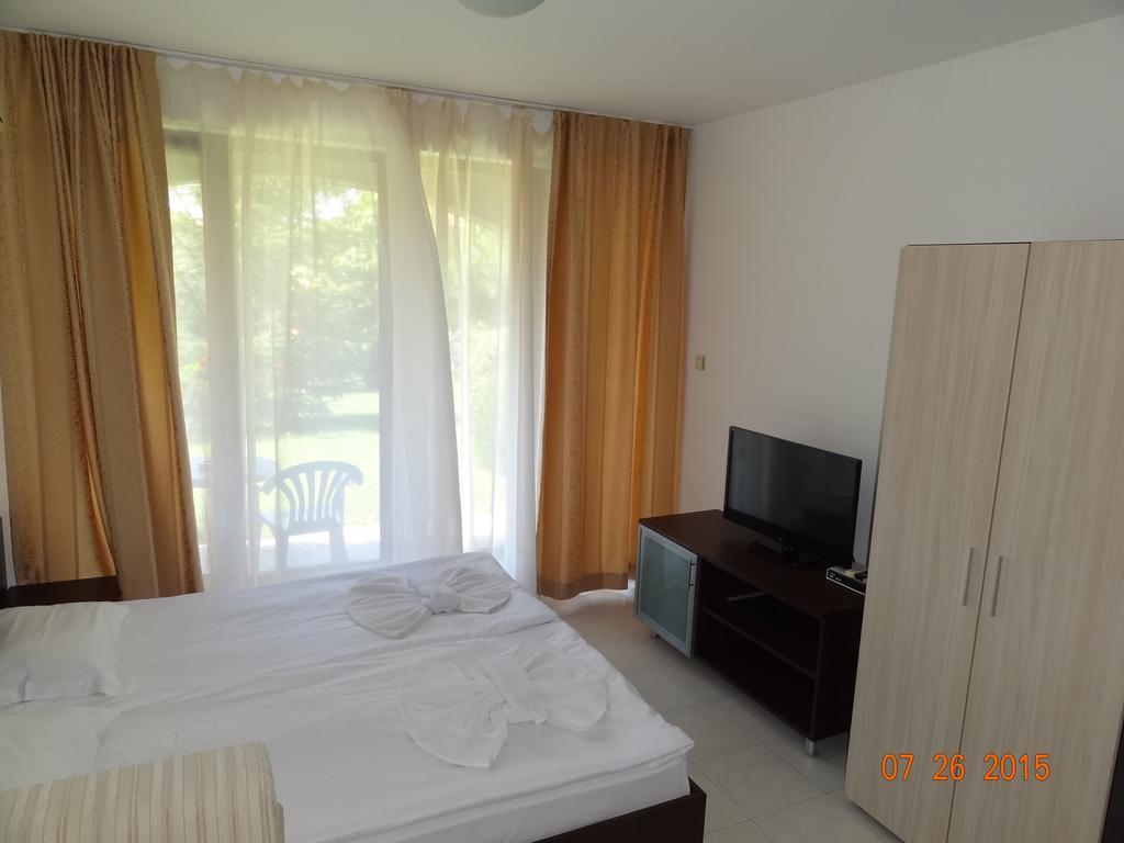 Triumph Holiday Village Sveti Vlas Rum bild