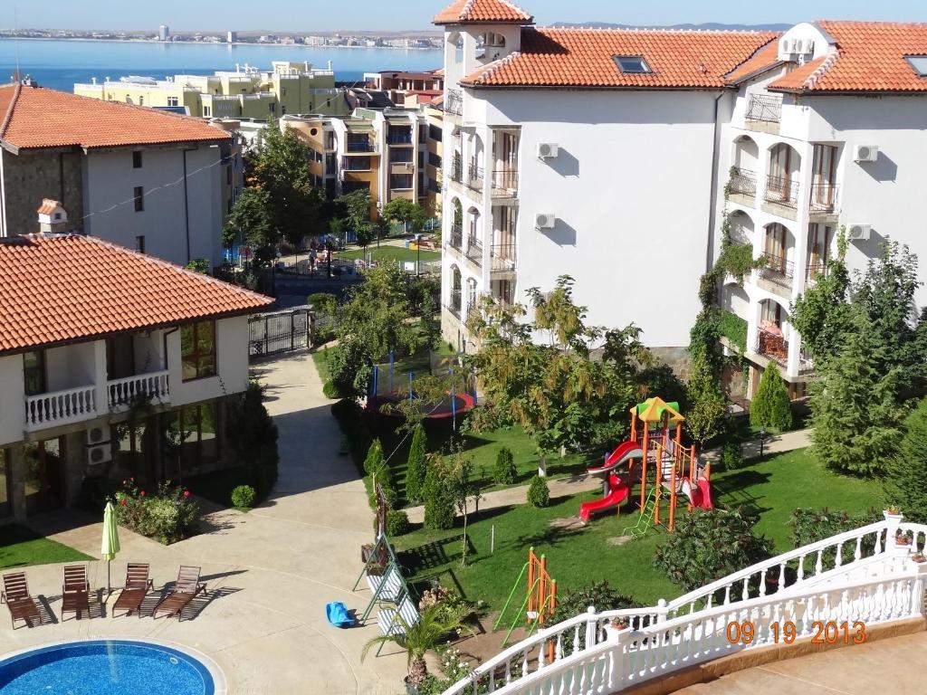 Triumph Holiday Village Sveti Vlas Exteriör bild