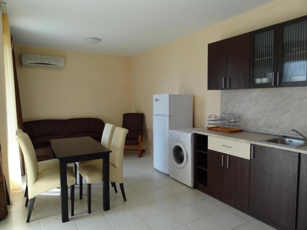 Triumph Holiday Village Sveti Vlas Exteriör bild